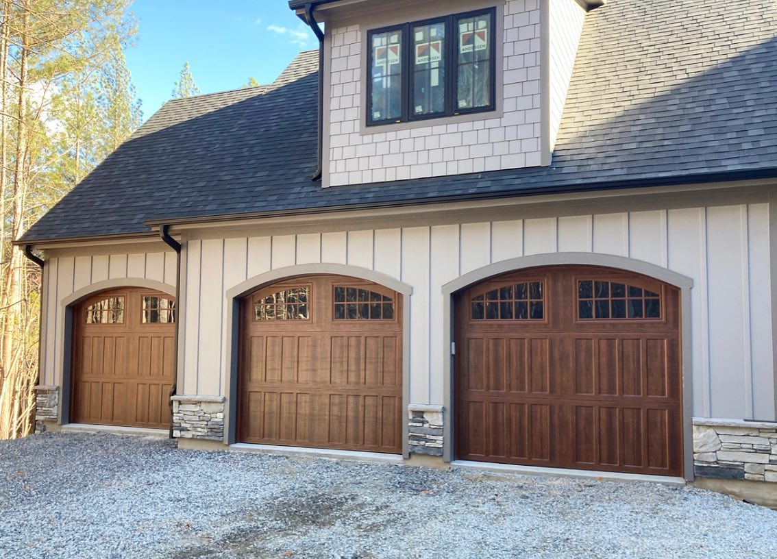 time to Replace Your Garage Door